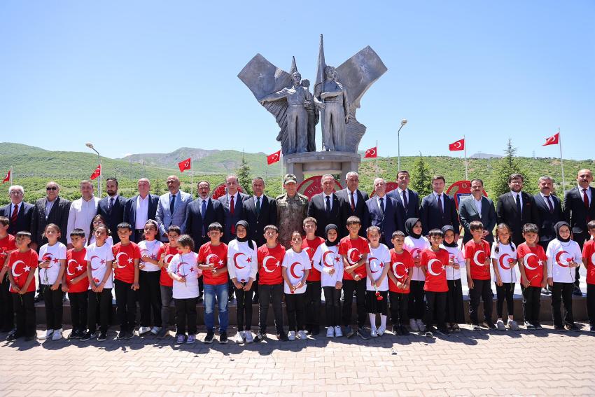 33 Asker Şehadetlerinin Yıl Dönümünde Törenle Anıldı