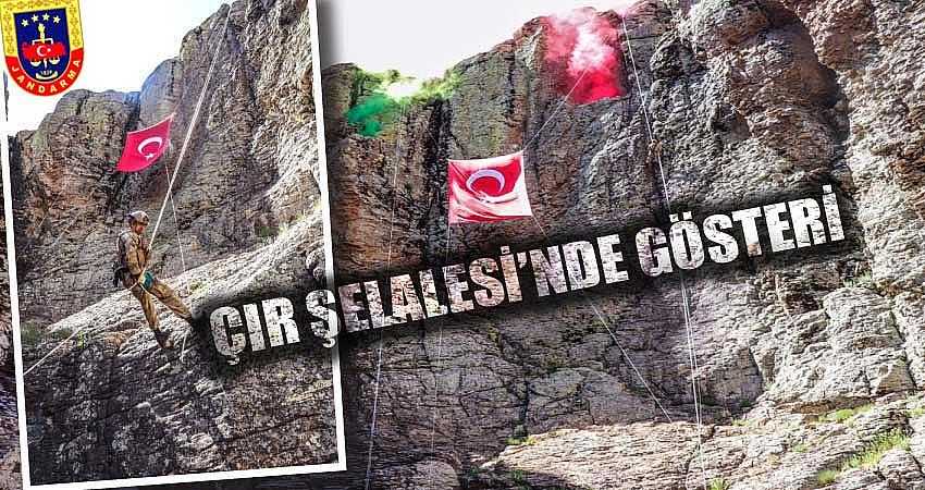 JANDARMA ÇIR ŞELALESİ’NDE GÖSTERİ YAPTI