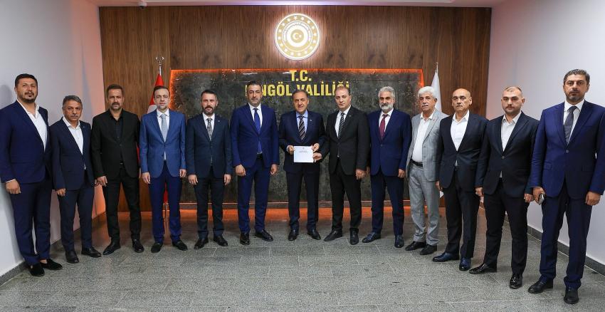 MHP'den Vali Usta'ya Ziyaret